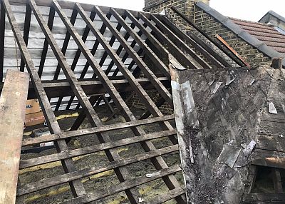 Chingford roofing expert in cleaning